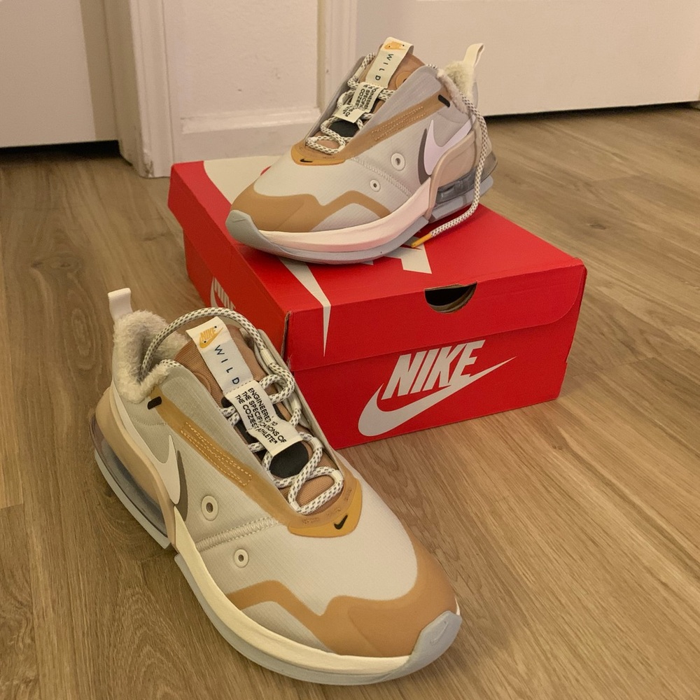 NIKE Women's AIR MAX UP WILD PACK WHITE SAIL